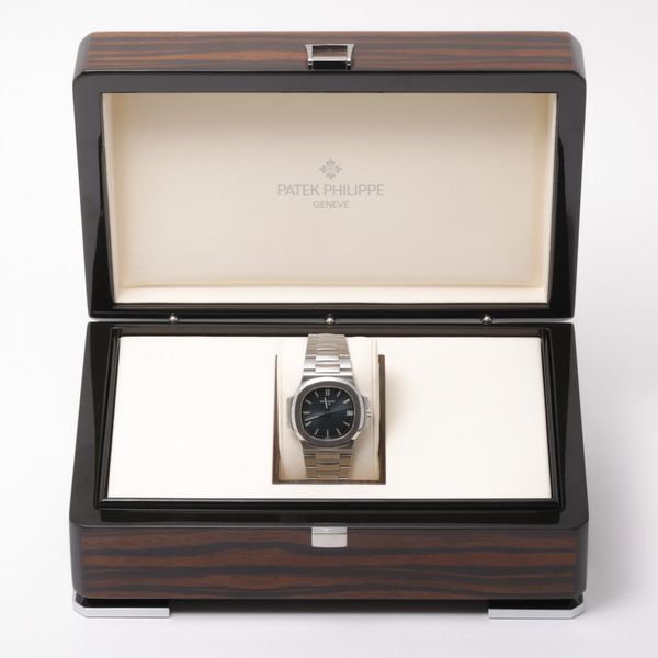 Patek Philippe Nautilus 5800/1A-001